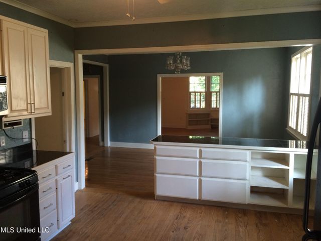 4056 Redwing Avenue, Jackson, MS 39216