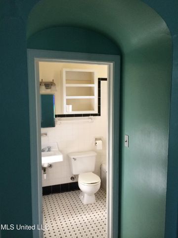 4056 Redwing Avenue, Jackson, MS 39216