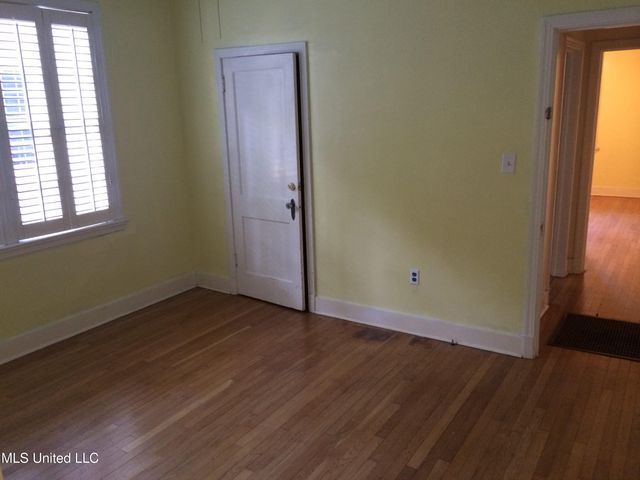 4056 Redwing Avenue, Jackson, MS 39216