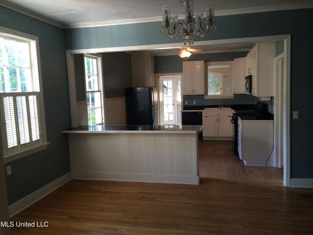 4056 Redwing Avenue, Jackson, MS 39216