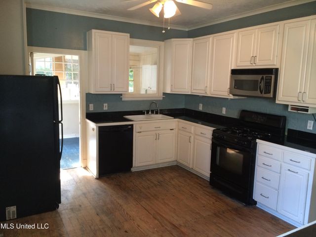 4056 Redwing Avenue, Jackson, MS 39216