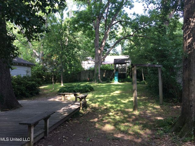 4056 Redwing Avenue, Jackson, MS 39216