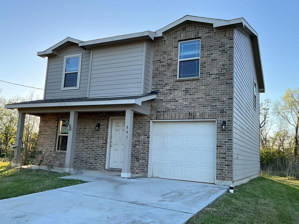 803 N Spanish Camp Road, Wharton, TX 77488