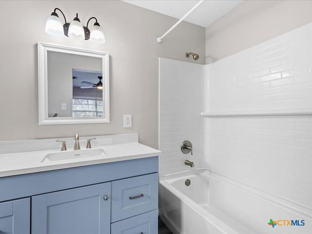 273 Meadow Avenue, New Braunfels, TX 78130