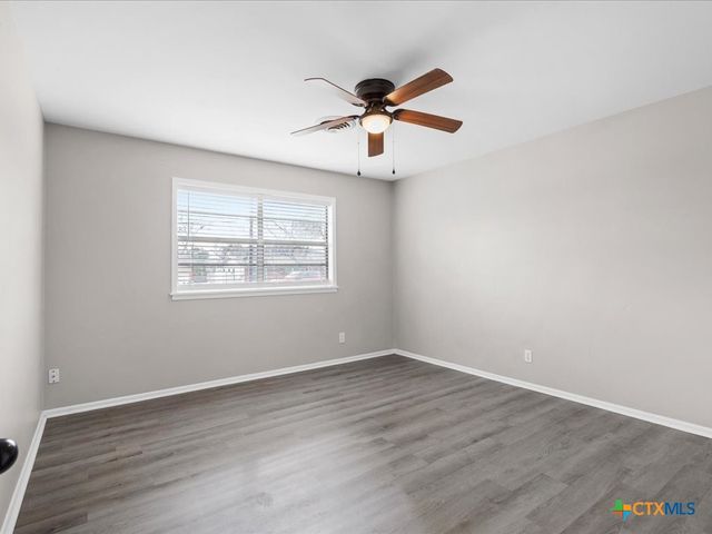 273 Meadow Avenue, New Braunfels, TX 78130