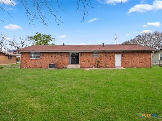 273 Meadow Avenue, New Braunfels, TX 78130