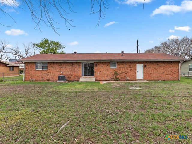 273 Meadow Avenue, New Braunfels, TX 78130