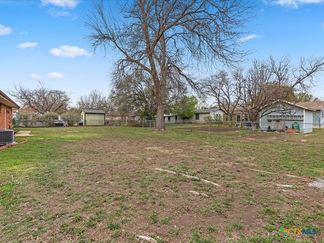 273 Meadow Avenue, New Braunfels, TX 78130