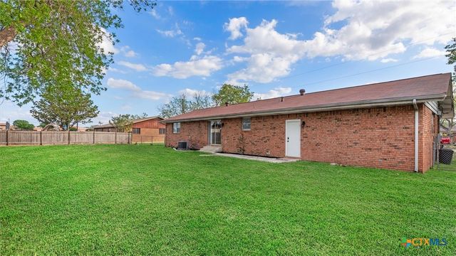 273 Meadow Avenue, New Braunfels, TX 78130