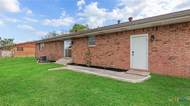 273 Meadow Avenue, New Braunfels, TX 78130