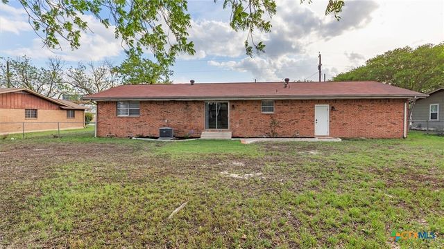 273 Meadow Avenue, New Braunfels, TX 78130