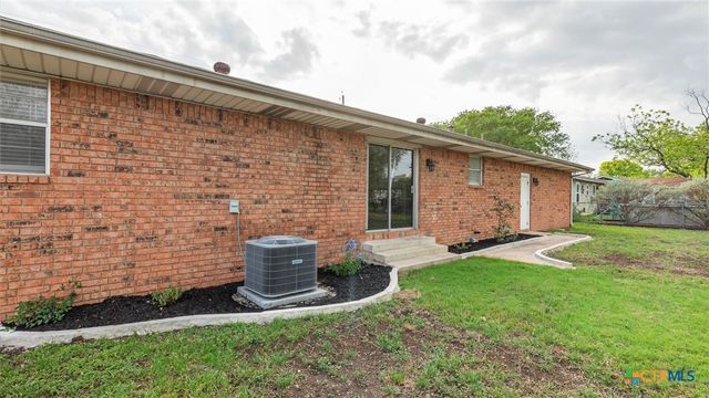 273 Meadow Avenue, New Braunfels, TX 78130