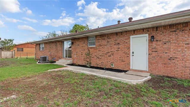 273 Meadow Avenue, New Braunfels, TX 78130