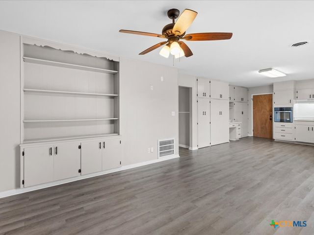 273 Meadow Avenue, New Braunfels, TX 78130