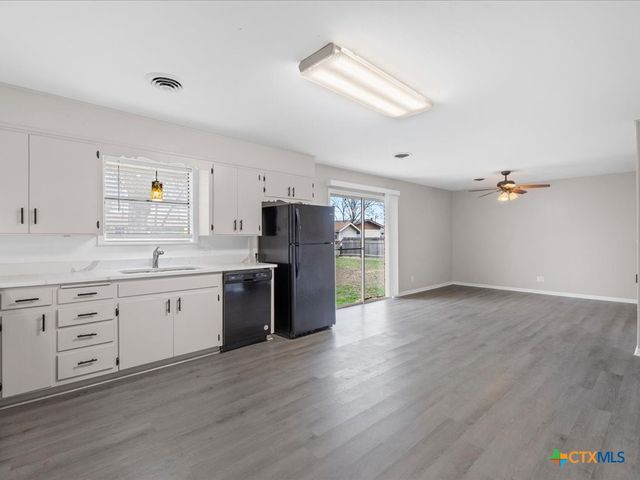 273 Meadow Avenue, New Braunfels, TX 78130