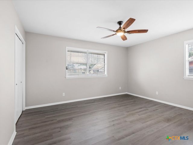 273 Meadow Avenue, New Braunfels, TX 78130