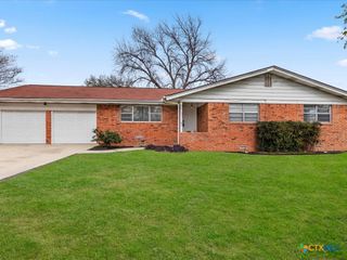 273 Meadow Avenue, New Braunfels, TX 78130