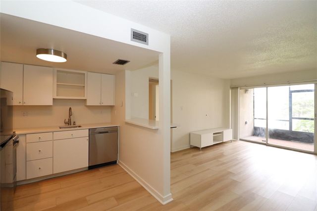 618 ORANGE DRIVE 207, Altamonte Springs, FL 32701