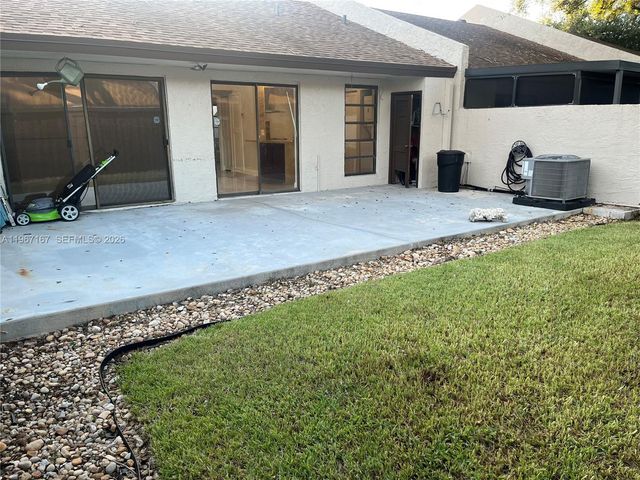 1571 NW 98th Way 1571, Pembroke Pines, FL 33024