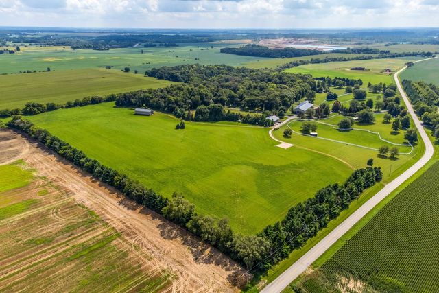 165 Schneider Road, Elburn, IL 60119