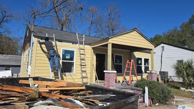 2136 Commander, North Charleston, SC 29405