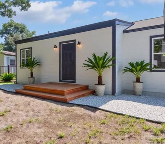 2136 Commander, North Charleston, SC 29405