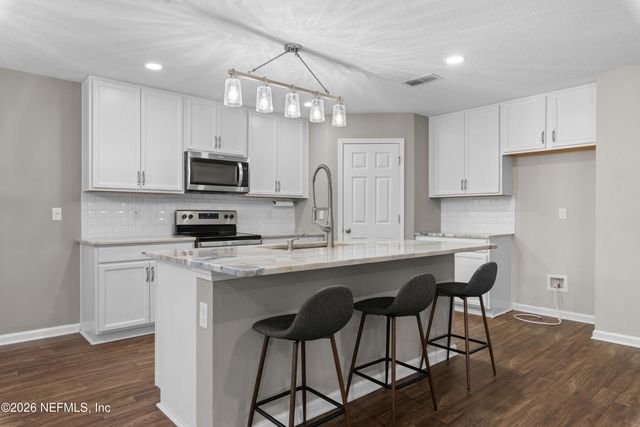 12390 CHERRY BLUFF Drive, Jacksonville, FL 32218