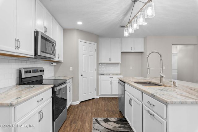 12390 CHERRY BLUFF Drive, Jacksonville, FL 32218