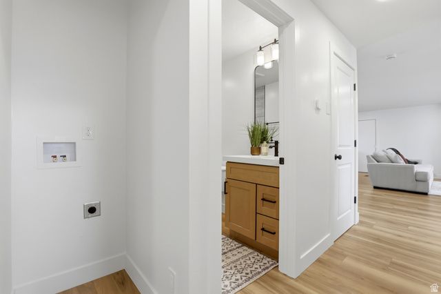 8643 S VAQUERO DR, Sandy, UT 84094