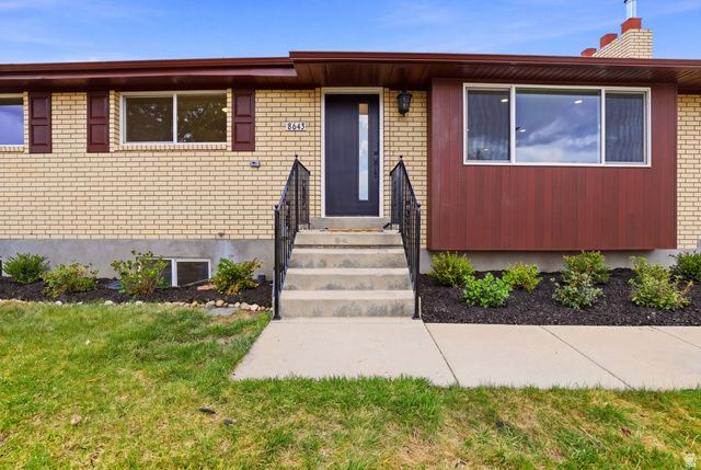 8643 S VAQUERO DR, Sandy, UT 84094