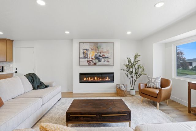 8643 S VAQUERO DR, Sandy, UT 84094