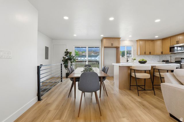 8643 S VAQUERO DR, Sandy, UT 84094