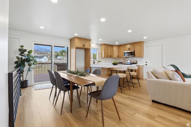 8643 S VAQUERO DR, Sandy, UT 84094