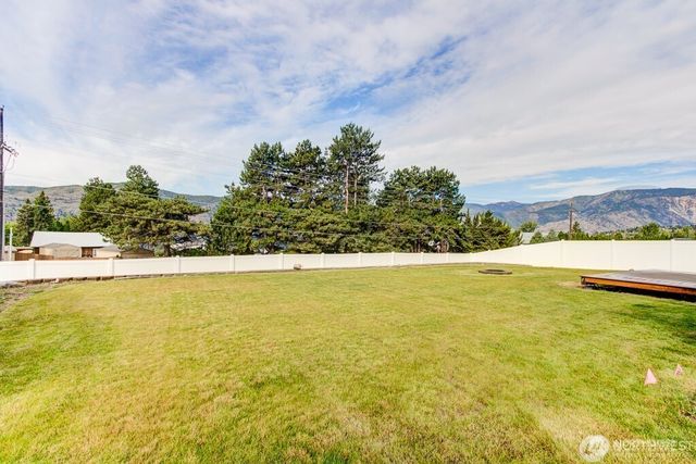 27 Jonagold Lane, Manson, WA 98831