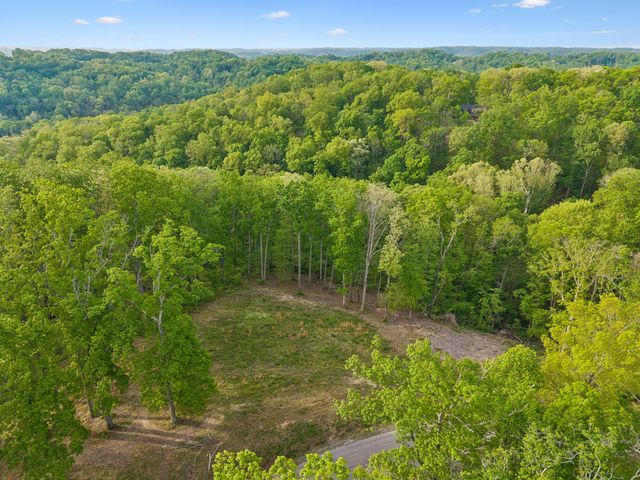 7646 Chipmunk Ln, Nashville, TN 37221
