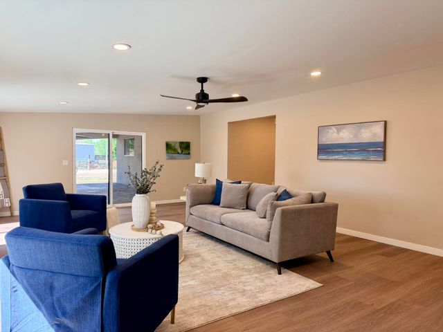 20 Green Valley Lane, Belen, NM 87002