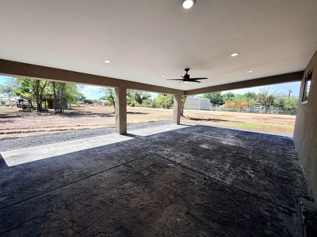 20 Green Valley Lane, Belen, NM 87002