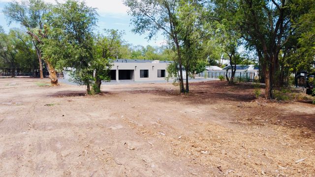 20 Green Valley Lane, Belen, NM 87002