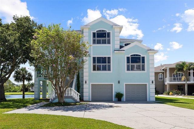 2106 PELICAN COURT, Tarpon Springs, FL 34689