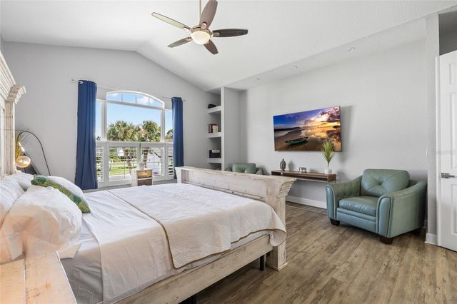 2106 PELICAN COURT, Tarpon Springs, FL 34689