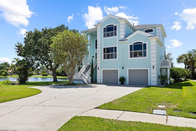 2106 PELICAN COURT, Tarpon Springs, FL 34689