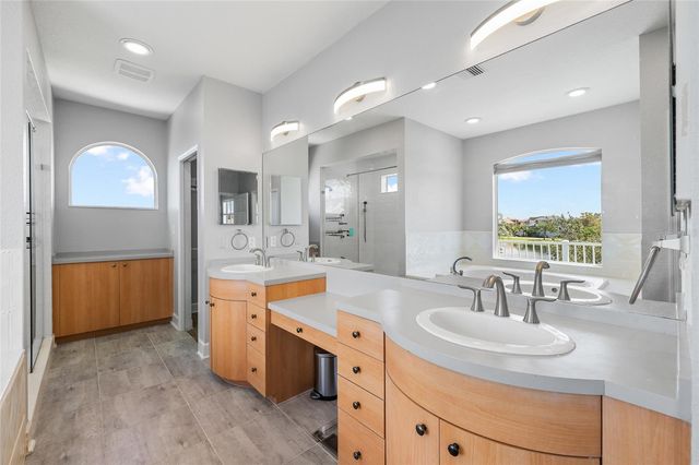 2106 PELICAN COURT, Tarpon Springs, FL 34689