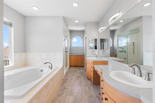 2106 PELICAN COURT, Tarpon Springs, FL 34689
