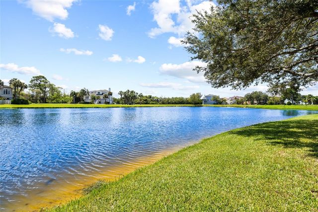 2106 PELICAN COURT, Tarpon Springs, FL 34689