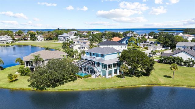 2106 PELICAN COURT, Tarpon Springs, FL 34689