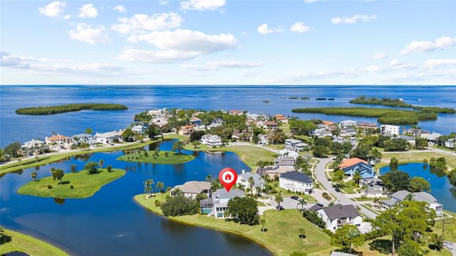 2106 PELICAN COURT, Tarpon Springs, FL 34689