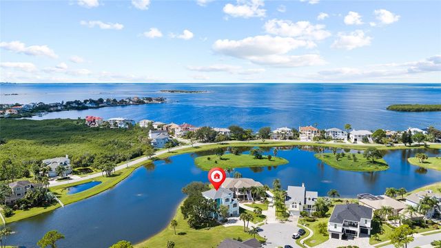 2106 PELICAN COURT, Tarpon Springs, FL 34689