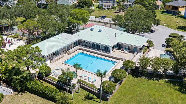 2106 PELICAN COURT, Tarpon Springs, FL 34689