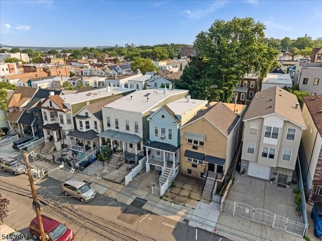 86 Clendenny Ave, Jersey City, NJ 07304