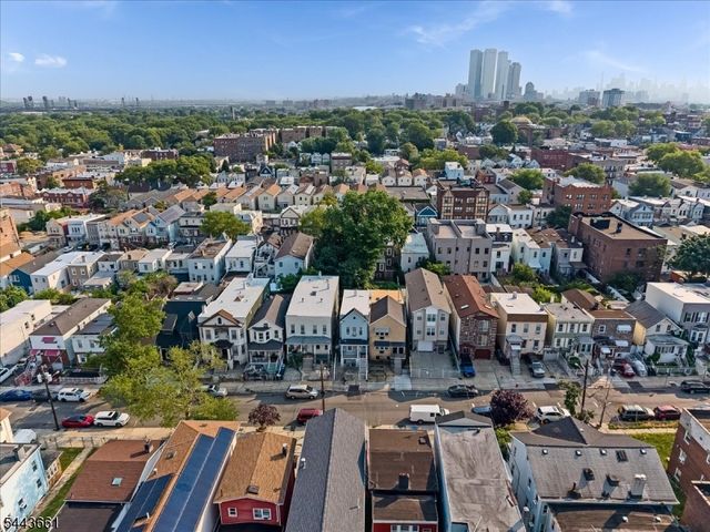 86 Clendenny Ave, Jersey City, NJ 07304
